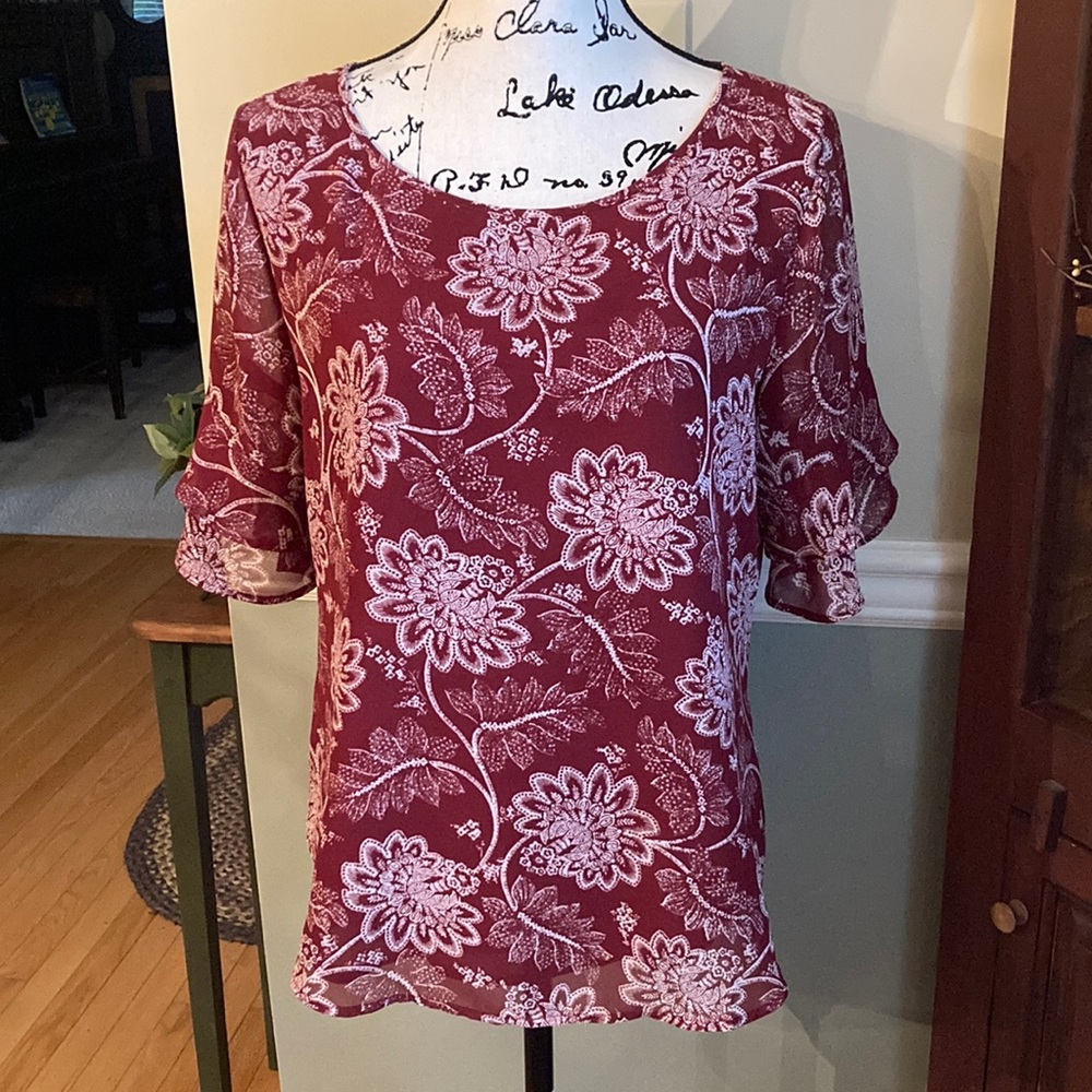 Ann Taylor elbow length red print top